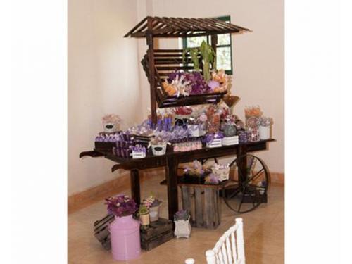 Carrito con dulces y postres