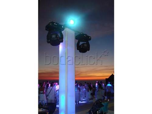 Montaje de luces al aire libre