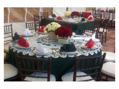 Montaje tiffany con mantelería fina