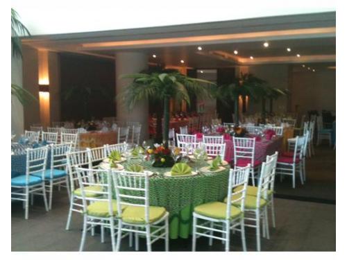 Montajes con mantelería colorida