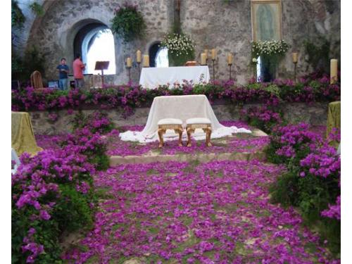 Hermosa decoración para la ceremonia religiosa