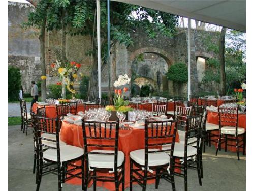 Sillas y centros de mesa