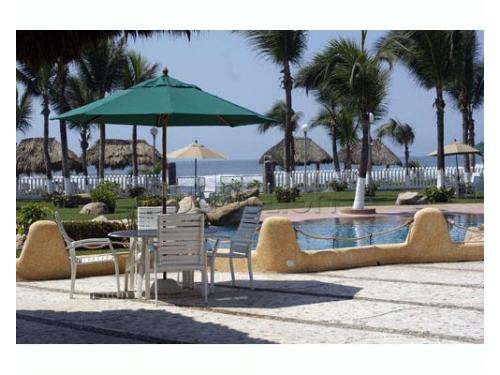 Alberca y mar a tu disposición