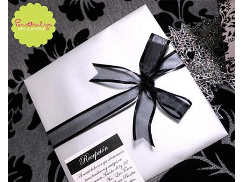 Invitación con moño