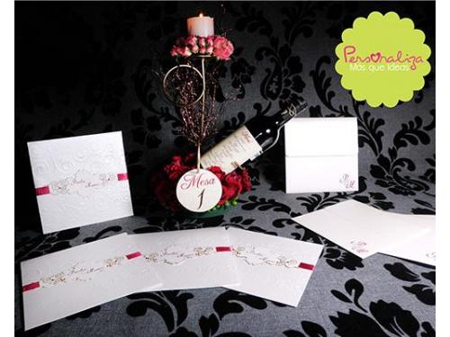 Invitaciones e identificadores de mesa