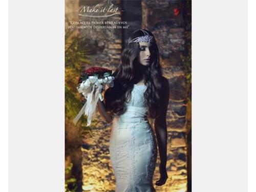 Modelo: lorena bischof
moda
vestido: the wedding corner
ramos, zapatos, accesorios, paraguas: fiancée cine de arte querétaro
accesorios de cabello: oh ma lola
hair and makeup: brianté by itzel ortega