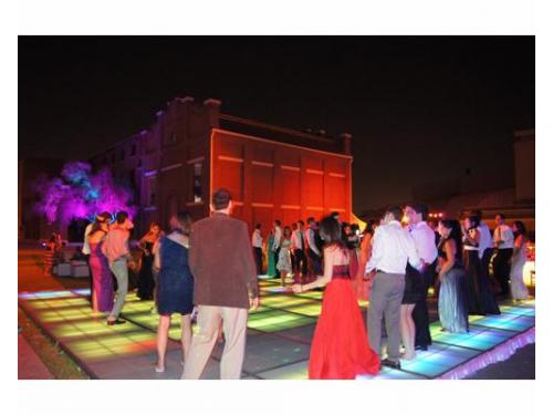 Iluminación y pista de baile