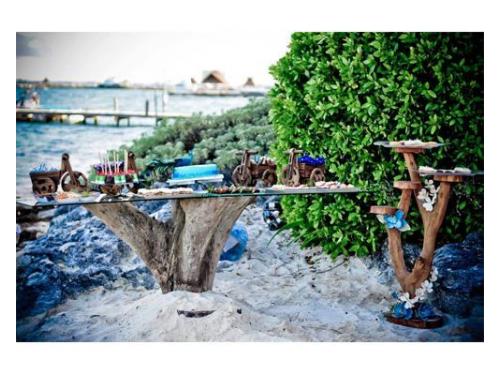 Mesa  y  decoración