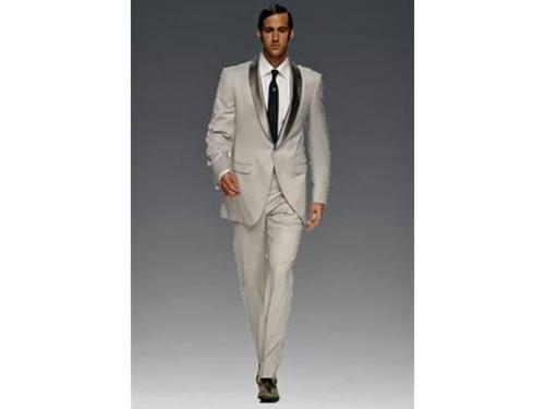 Lo mejor en trajes claros para novio