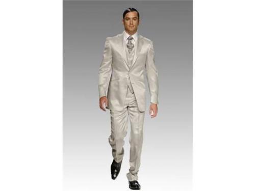 Lo mejor en trajes claros para novio