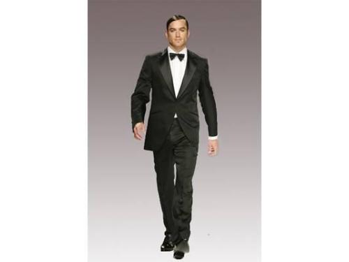 Lo mejor en trajes oscuros para novio