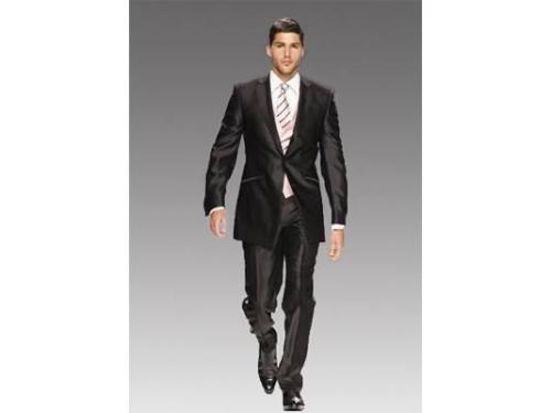 Lo mejor en trajes oscuros para novio