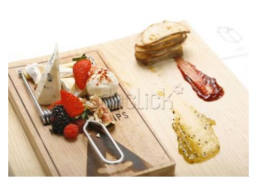 Tabla de quesos con frutas