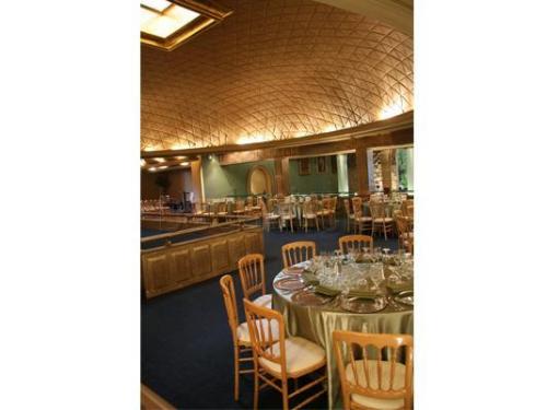 Mesa para los invitados de la boda