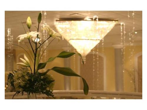 Centro de mesa y lámpara de la hacienda