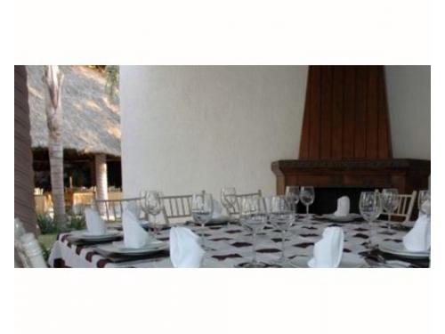 Montaje blanco con café