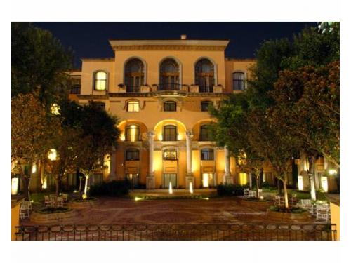 Plaza magnolias iluminada