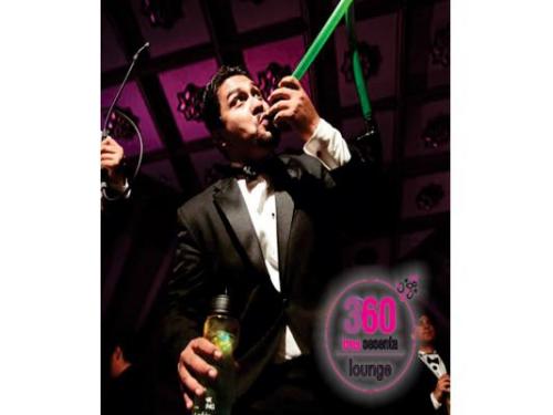 El novio disfrutando