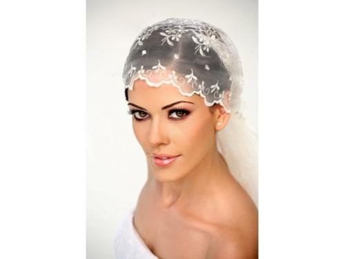 Hermosa novia maquillada