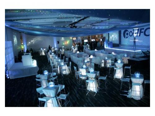 Montaje con sillas periqueras