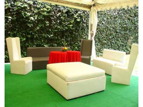 Mesas grande y pequeñas