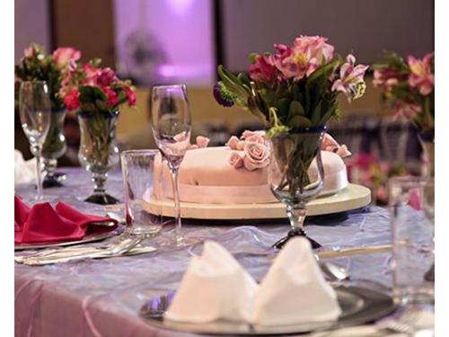 Mantelería y cubertería