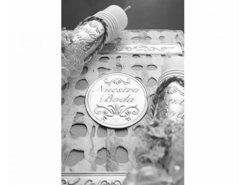 Invitación de bodas con repujado