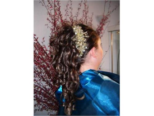 Cascada con tocado de cristales