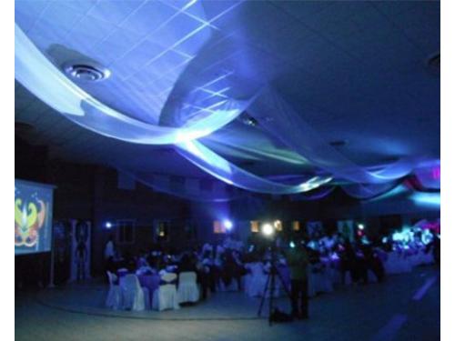 Decoración con telas colgantes