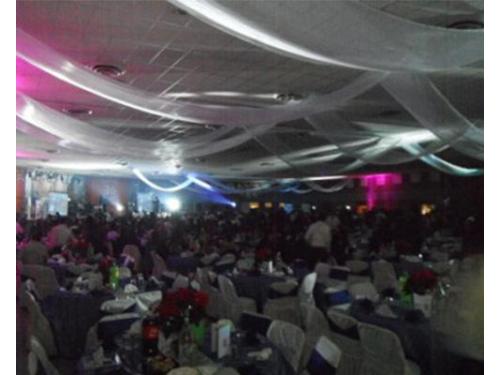 Decoración con telas para bodas elegantes