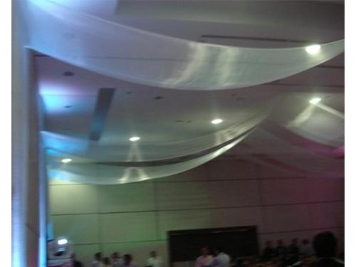 Decoración con telas en diferentes posiciones