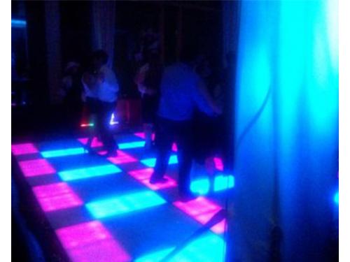 Pista de baile iluminada