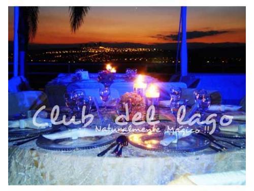 Montaje de noche con velas