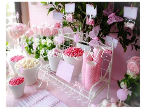 Mesa de postres rosa