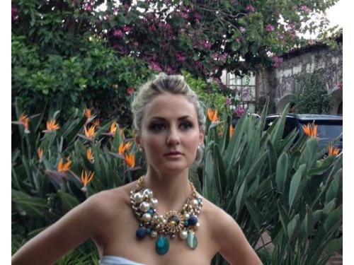 Peinado y maquillaje