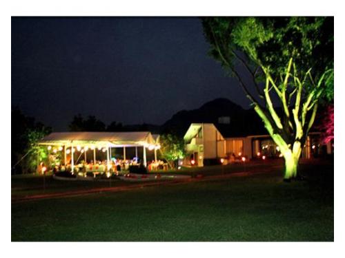 Montaje nocturno para boda