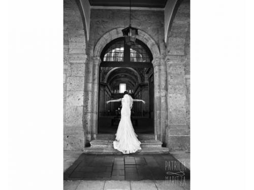 Sesión formal blanco y negro