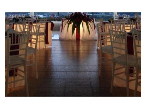 Bonitas mesas iluminadas