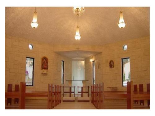 Capilla iluminada y bonita