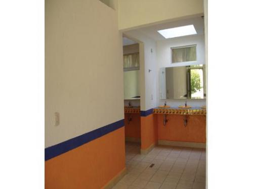 Sanitarios de hombres jardín altostratos