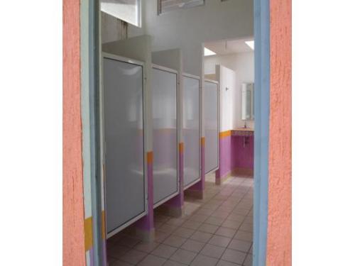 Sanitarios de mujeres jardín altostratos