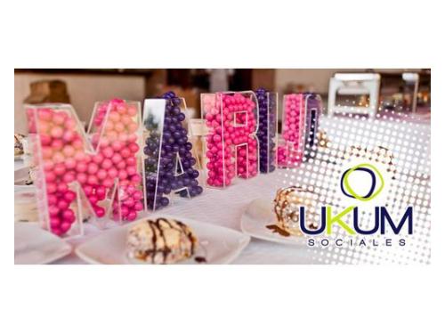 Letras de acrílico con dulces