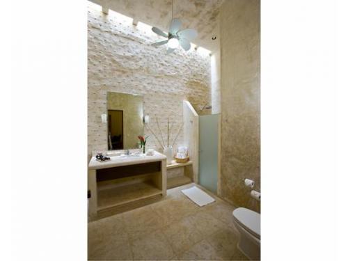 Baños con acabados de primera