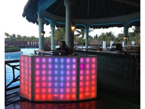 Cabina de dj iluminada