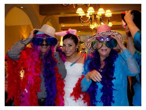 Estolas de plumas de colores