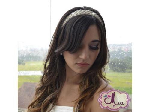 Bandita con pedrería checa.