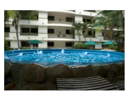 Toma un rico descanso en el jacuzzi