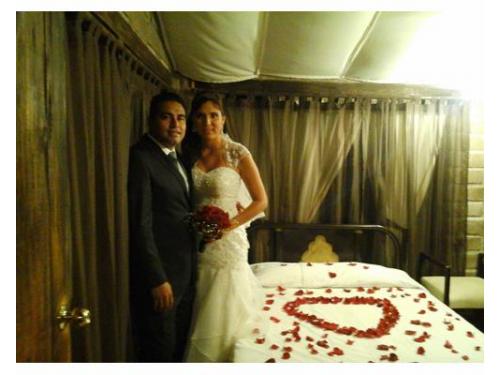 Novios en la cabaña nupcial