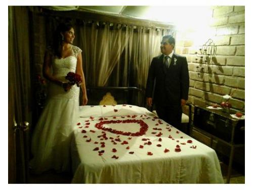 Novios en la cabaña