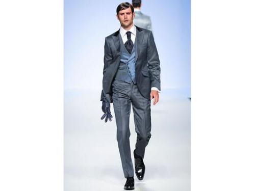 Traje gris con azul